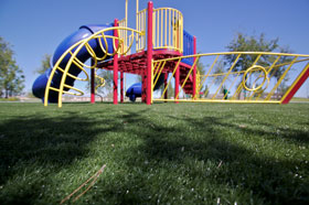 image of synlawn synthetic grass increases activity in preschoolers