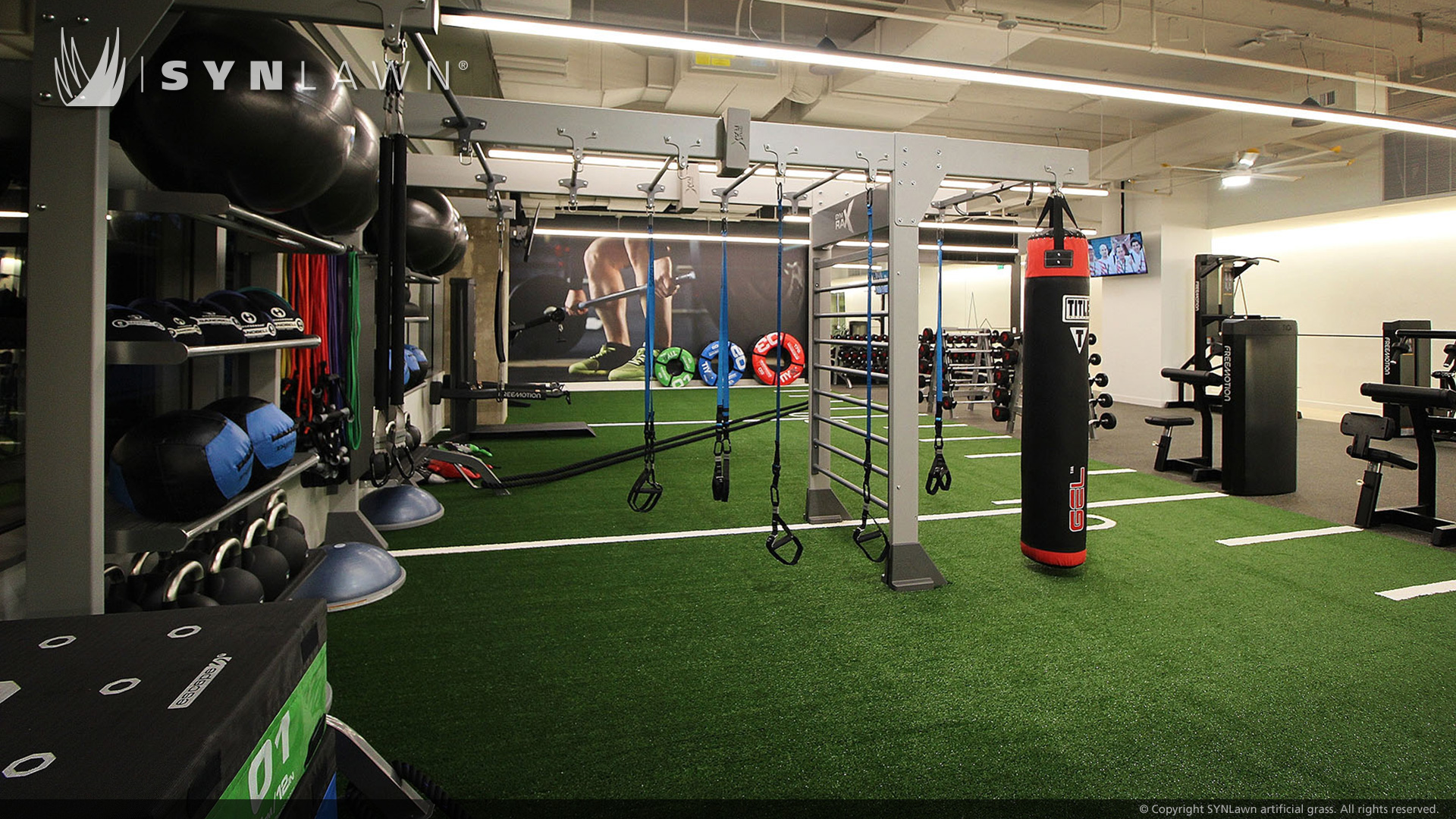 lincoln-centre-dallas-indoor-fitness-center-with-synlawn-agility-turf-01 Indoor athletic gym with artificial turf surfacing